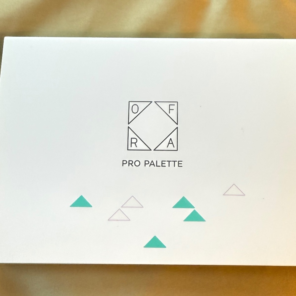 Ofra Cosmetics Summer Edit Pro Eyeshadow Palette